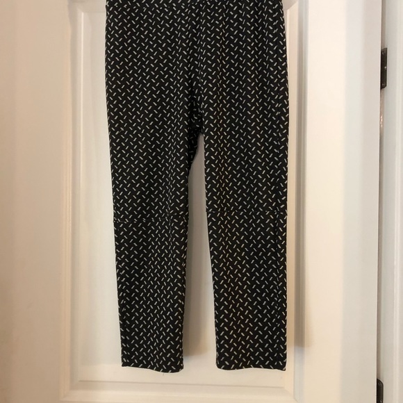 BCBG Capri pull up stretch pants - Picture 5 of 5